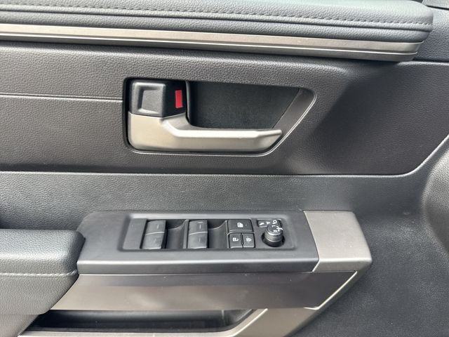 Toyota Tundra 4WD Vehicle Full-screen Gallery Image 25