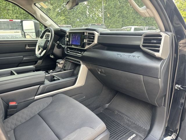 Toyota Tundra 4WD Vehicle Full-screen Gallery Image 30