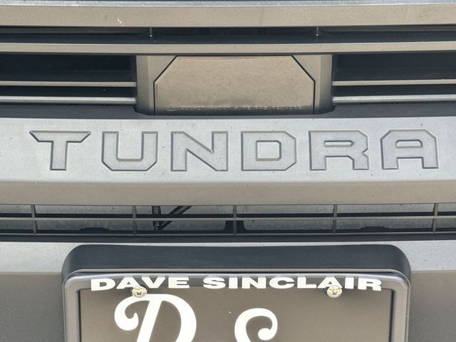 Toyota Tundra 4WD Vehicle Full-screen Gallery Image 33