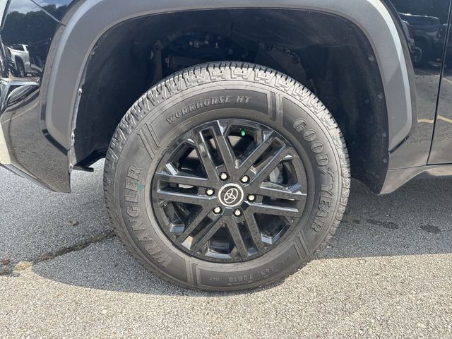 Toyota Tundra 4WD Vehicle Full-screen Gallery Image 34