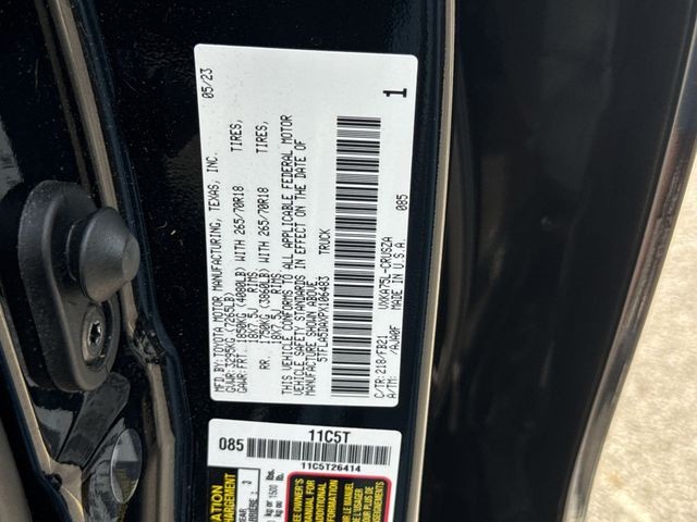 Toyota Tundra 4WD Vehicle Full-screen Gallery Image 35