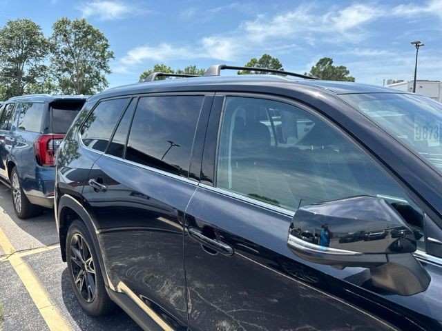 Toyota Grand Highlander Vehicle Full-screen Gallery Image 11