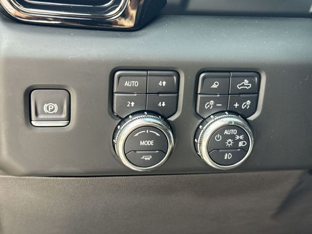 GMC Sierra 1500 Vehicle Full-screen Gallery Image 40