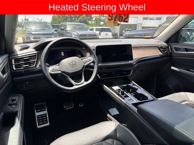 Volkswagen Atlas Vehicle Full-screen Gallery Image 13