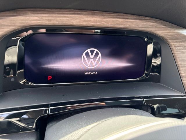 Volkswagen Atlas Vehicle Full-screen Gallery Image 18
