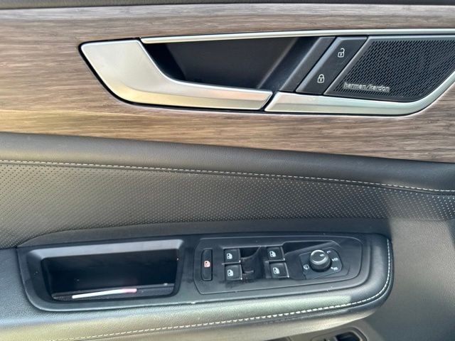 Volkswagen Atlas Vehicle Full-screen Gallery Image 19