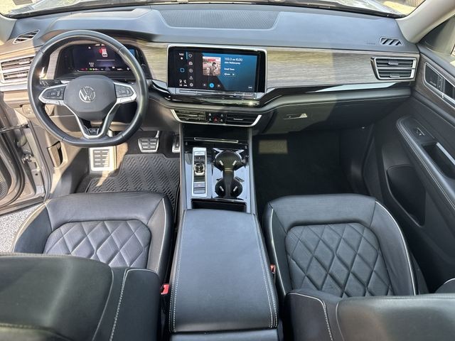 Volkswagen Atlas Vehicle Full-screen Gallery Image 24
