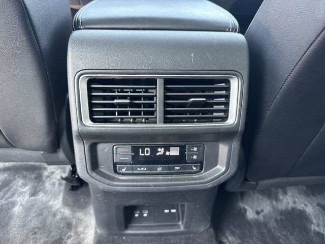 Volkswagen Atlas Vehicle Full-screen Gallery Image 25