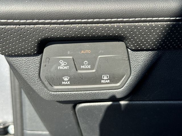 Volkswagen Atlas Vehicle Full-screen Gallery Image 38