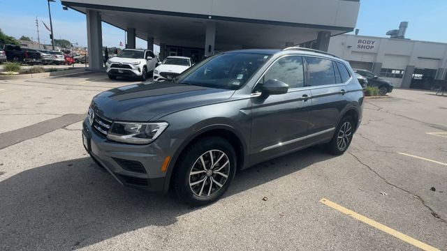 Volkswagen Tiguan Vehicle Full-screen Gallery Image 05