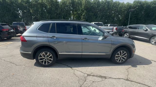 Volkswagen Tiguan Vehicle Full-screen Gallery Image 11