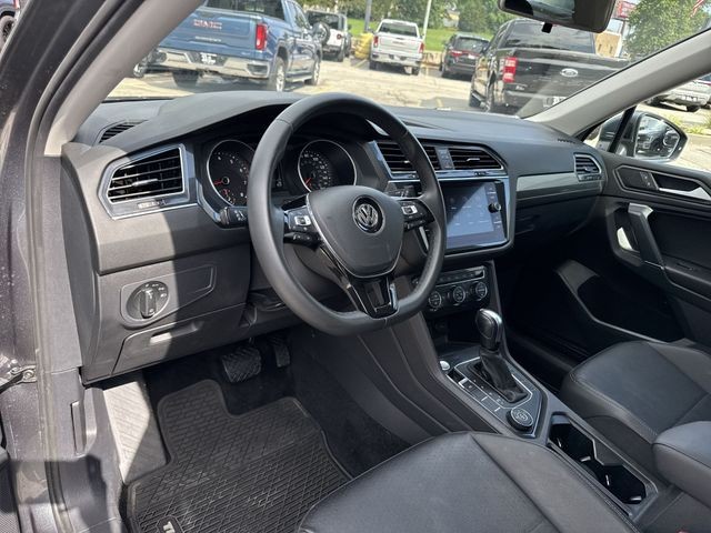 Volkswagen Tiguan Vehicle Full-screen Gallery Image 13