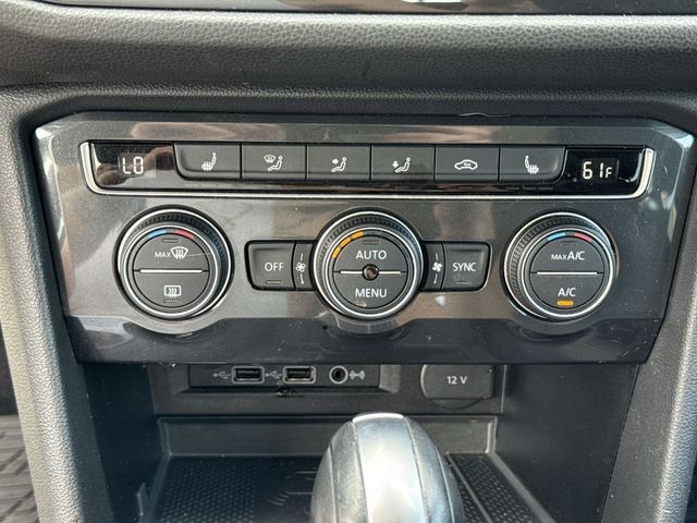 Volkswagen Tiguan Vehicle Full-screen Gallery Image 22