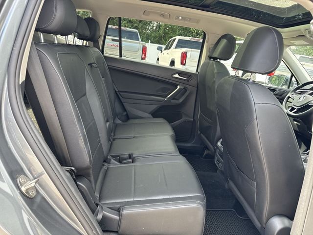 Volkswagen Tiguan Vehicle Full-screen Gallery Image 31