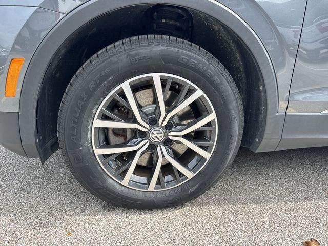 Volkswagen Tiguan Vehicle Full-screen Gallery Image 37