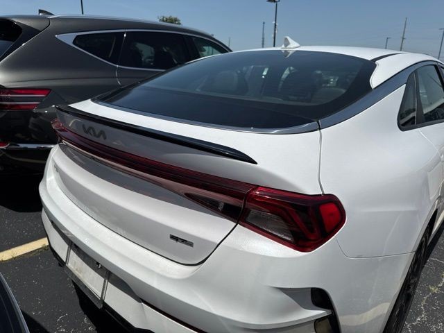 Kia K5 Vehicle Full-screen Gallery Image 14