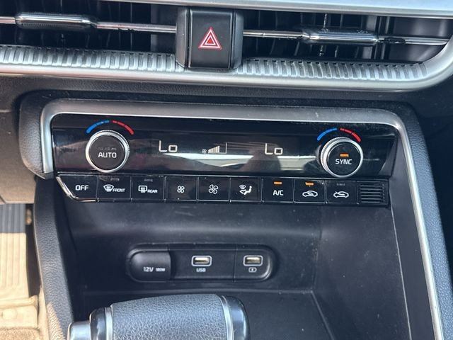 Kia K5 Vehicle Full-screen Gallery Image 22