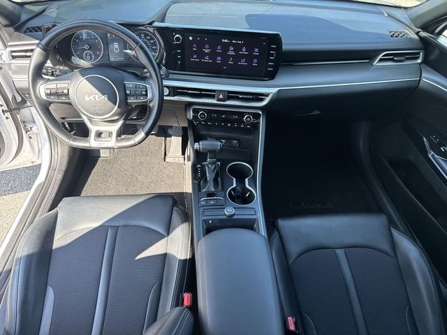 Kia K5 Vehicle Full-screen Gallery Image 24