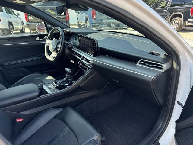 Kia K5 Vehicle Full-screen Gallery Image 31