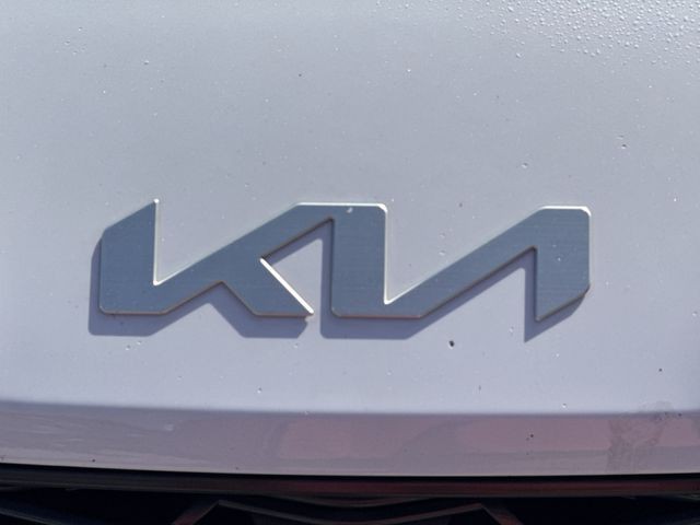 Kia K5 Vehicle Full-screen Gallery Image 33