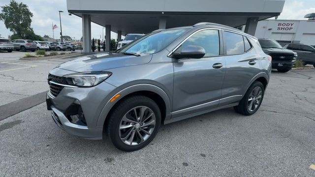 Buick Encore GX Vehicle Full-screen Gallery Image 04