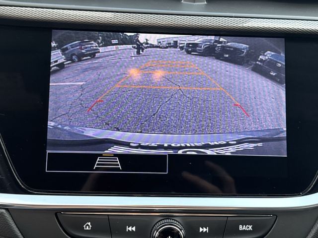 Buick Encore GX Vehicle Full-screen Gallery Image 14