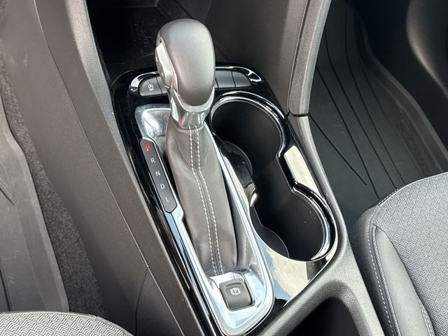 Buick Encore GX Vehicle Full-screen Gallery Image 15