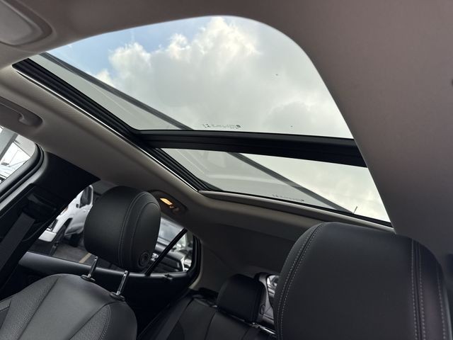 Buick Encore GX Vehicle Full-screen Gallery Image 18