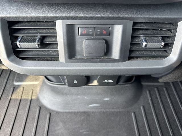 Ford F-150 Vehicle Full-screen Gallery Image 26