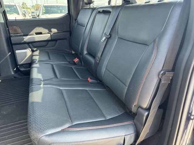 Ford F-150 Vehicle Full-screen Gallery Image 30