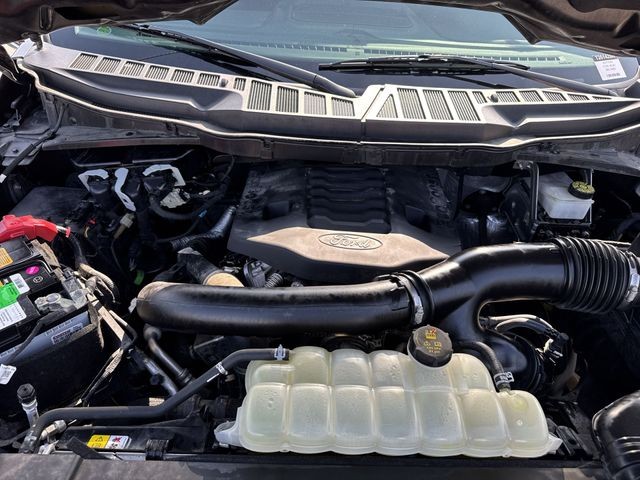 Ford F-150 Vehicle Full-screen Gallery Image 35