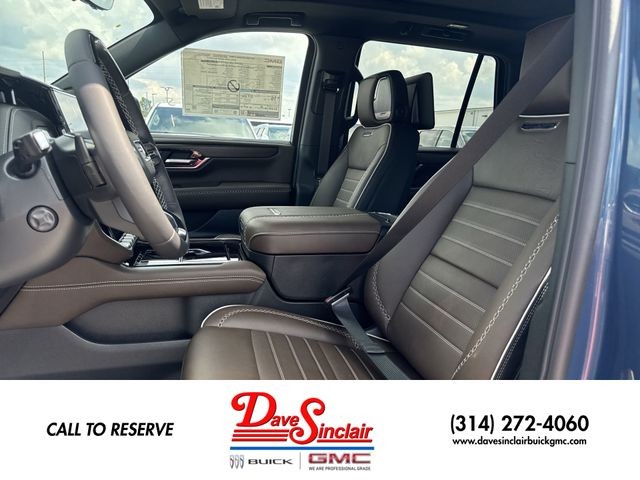GMC Yukon Vehicle Full-screen Gallery Image 11
