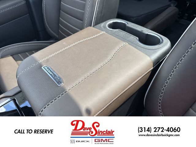 GMC Yukon Vehicle Full-screen Gallery Image 21