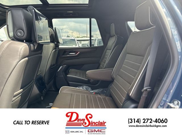 GMC Yukon Vehicle Full-screen Gallery Image 23