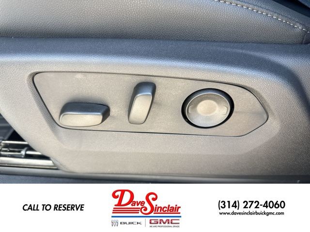 GMC Sierra 1500 Vehicle Full-screen Gallery Image 12