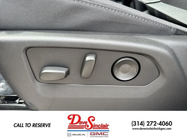 GMC Sierra 1500 Vehicle Full-screen Gallery Image 12