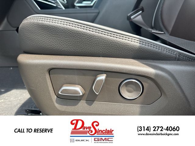 GMC Sierra 3500HD Vehicle Full-screen Gallery Image 12