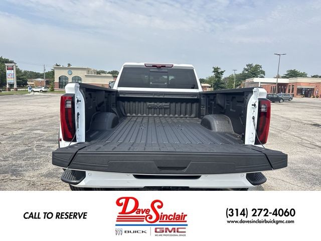 GMC Sierra 3500HD Vehicle Full-screen Gallery Image 24