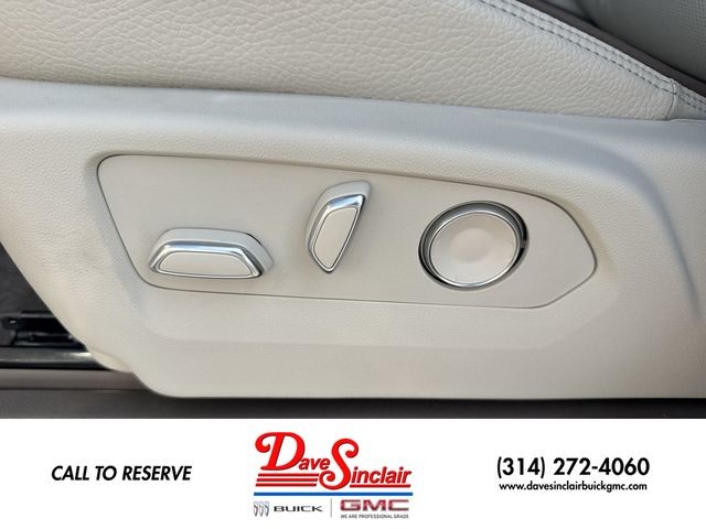 GMC Yukon XL Vehicle Full-screen Gallery Image 12