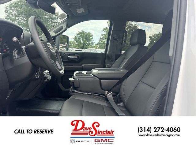 GMC Sierra 2500HD Vehicle Full-screen Gallery Image 11