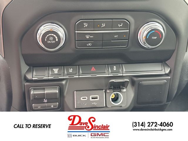 GMC Sierra 2500HD Vehicle Full-screen Gallery Image 18