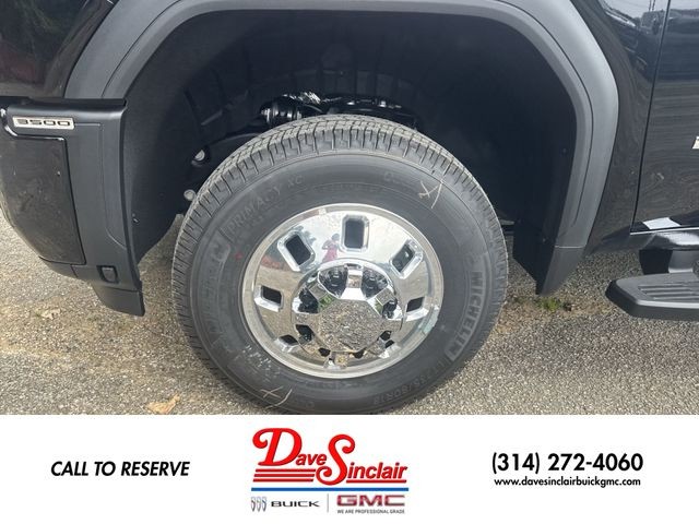 GMC Sierra 3500HD Vehicle Full-screen Gallery Image 10