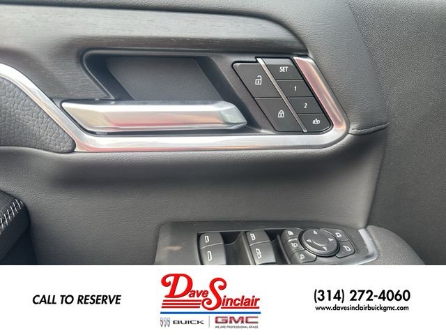 GMC Sierra 3500HD Vehicle Full-screen Gallery Image 13