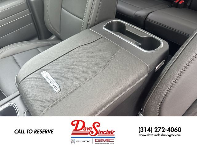 GMC Sierra 3500HD Vehicle Full-screen Gallery Image 21
