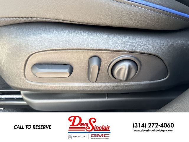 Buick Encore GX Vehicle Full-screen Gallery Image 12