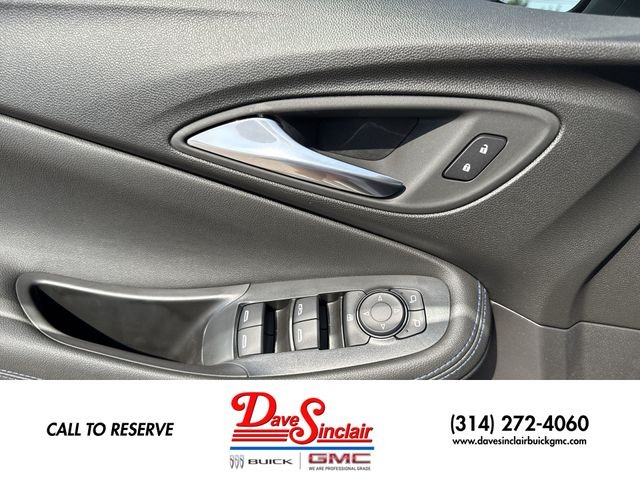 Buick Encore GX Vehicle Full-screen Gallery Image 13