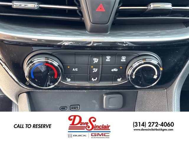 Buick Encore GX Vehicle Full-screen Gallery Image 18