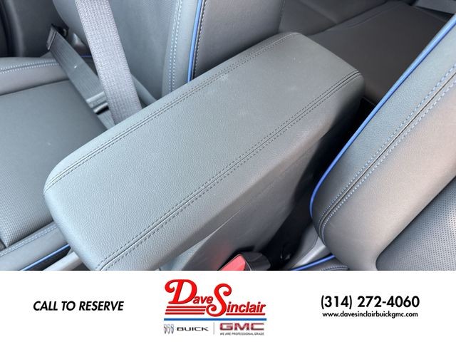 Buick Encore GX Vehicle Full-screen Gallery Image 20