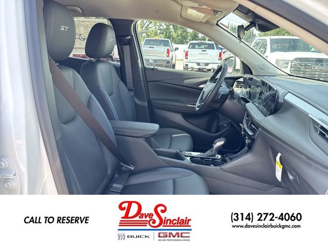 Buick Encore GX Vehicle Full-screen Gallery Image 23