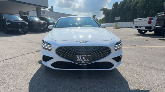 Genesis G70 Vehicle Full-screen Gallery Image 03